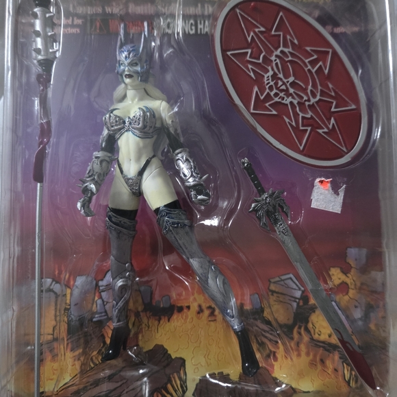 Lady Death Action Figure with Accessories, Brand New - Picture 3 of 6